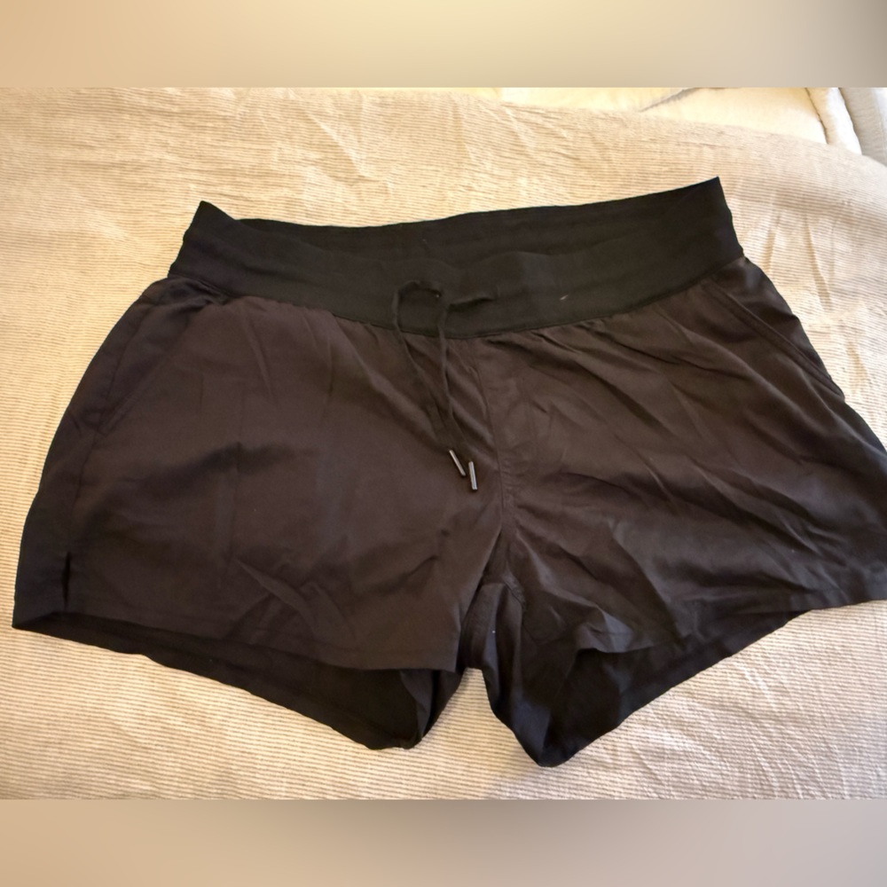 TNF women’s performance Aphrodite shorts size XL